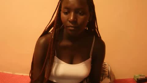 Snapshot of essie_n chatting on 12/13/25, 07:53 Eddah online show from 12/13/25, 07:53