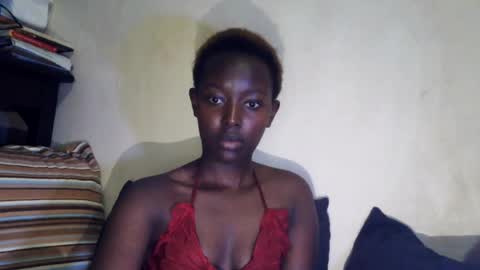Snapshot of essypetite853960 chatting on 08/07/26, 09:55 essypetite853960 online show from 08/07/26, 09:55