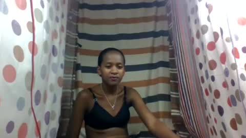 estancelee online show from 06/18/26, 07:07