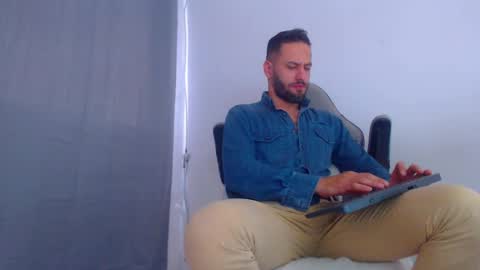 Snapshot of esteban7984068 chatting on 12/24/24, 07:22 esteban online show from 12/24/24, 07:22