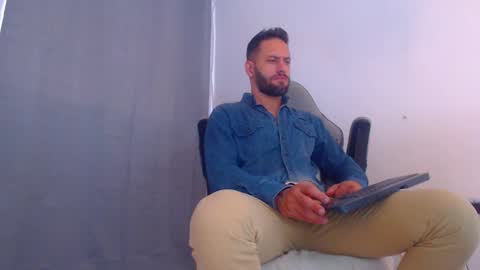 Snapshot of esteban7984068 chatting on 12/29/24, 07:53 esteban online show from 12/29/24, 07:53