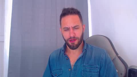 Snapshot of esteban7984068 chatting on 12/31/24, 06:02 esteban online show from 12/31/24, 06:02