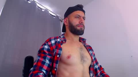 Snapshot of esteban7984068 chatting on 02/07/25, 07:06 esteban online show from 02/07/25, 07:06