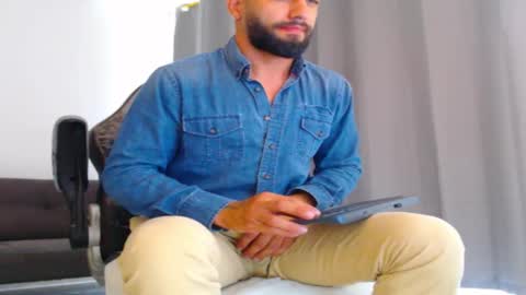 esteban online show from 11/12/25, 04:51