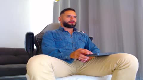 esteban online show from 11/18/25, 04:55