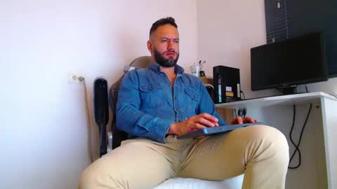 esteban online show from 02/11/26, 03:06