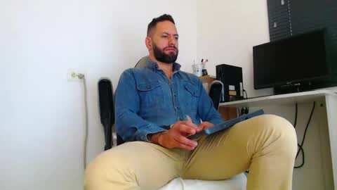 esteban online show from 03/12/26, 02:56