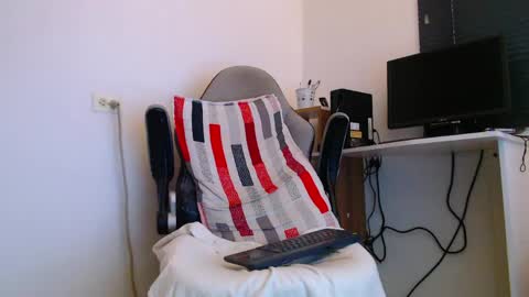 esteban online show from 04/19/26, 04:28