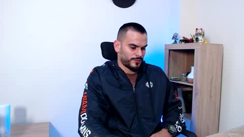 Esteban Fernandez online show from 02/09/26, 06:39