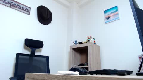 Esteban Fernandez online show from 02/17/26, 08:33