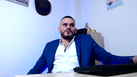 Esteban Fernandez online show from 02/24/26, 04:54