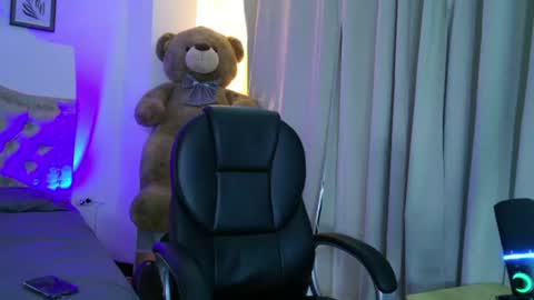 Snapshot of estebanperez_ chatting on 06/16/26, 07:16 Esteban online show from 06/16/26, 07:16