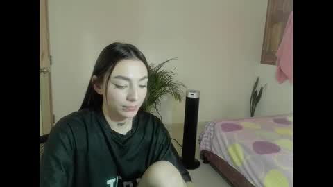 Snapshot of estefa1 chatting on 09/30/25, 08:25 estefa1 online show from 09/30/25, 08:25