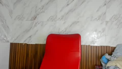 Snapshot of estefani_robles chatting on 06/29/26, 12:39 estefani robles online show from 06/29/26, 12:39