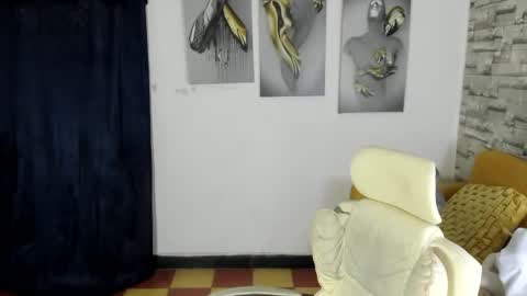 Snapshot of estefani_robles chatting on 07/03/26, 02:29 estefani robles online show from 07/03/26, 02:29