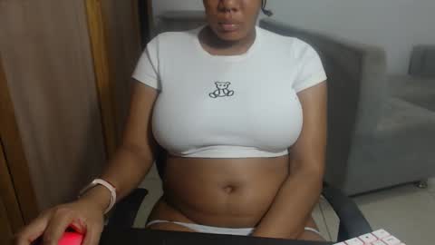 Snapshot of estefania_starlovee chatting on 12/03/25, 10:30 estefania_starlovee online show from 12/03/25, 10:30