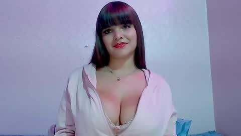 Snapshot of estefaniia__121 chatting on 02/06/26, 03:15 Estefa online show from 02/06/26, 03:15