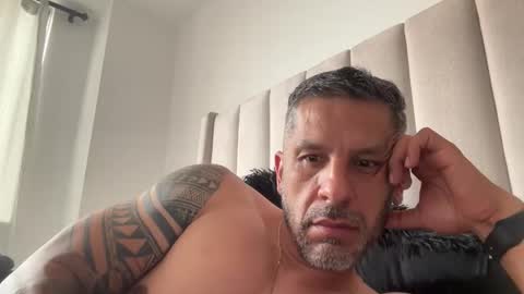 Snapshot of estefano1421 chatting on 02/25/26, 01:10 estefano1421 online show from 02/25/26, 01:10