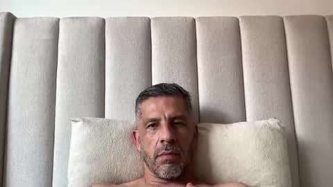 Snapshot of estefano1421 chatting on 03/01/26, 05:48 estefano1421 online show from 03/01/26, 05:48