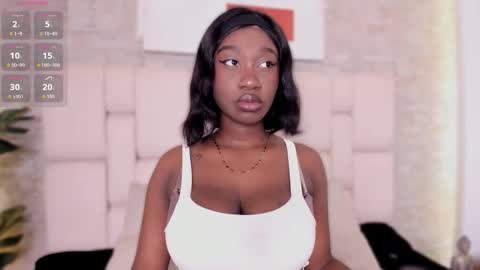 Snapshot of estefanyy_ chatting on 09/17/25, 11:56 estefany online show from 09/17/25, 11:56