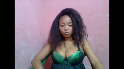 estelah20 online show from 10/06/25, 06:11