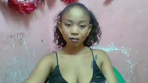 estelah20 online show from 12/17/25, 05:08