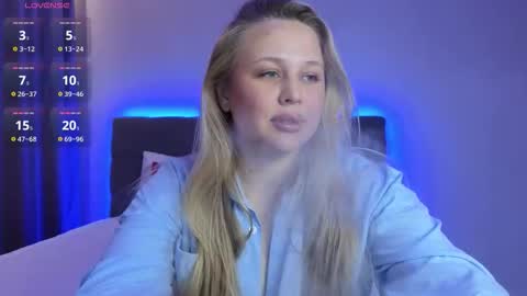 Estella online show from 10/06/25, 04:26