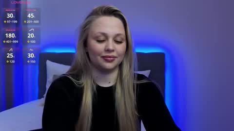 Estella online show from 10/18/25, 04:30