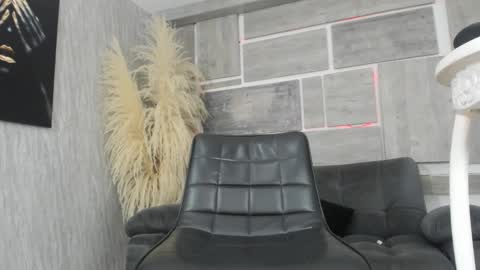 Snapshot of estephany_doll chatting on 10/21/25, 02:12 Estephany online show from 10/21/25, 02:12
