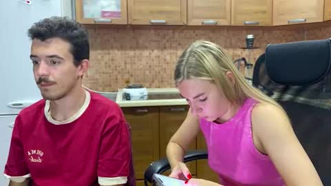 Ester online show from 09/25/25, 06:22