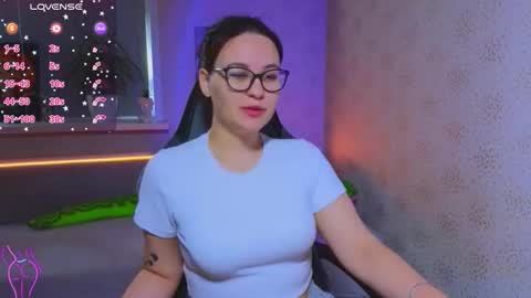 Snapshot of esterplayful chatting on 09/20/25, 11:11 EsterPlayful online show from 09/20/25, 11:11