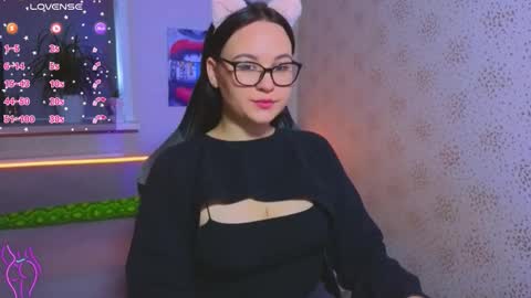 Snapshot of esterplayful chatting on 09/30/25, 10:42 EsterPlayful online show from 09/30/25, 10:42