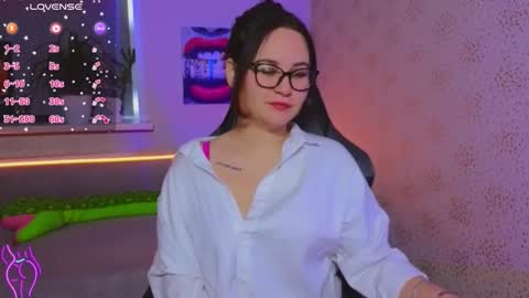 Snapshot of esterplayful chatting on 10/15/25, 09:09 EsterPlayful online show from 10/15/25, 09:09