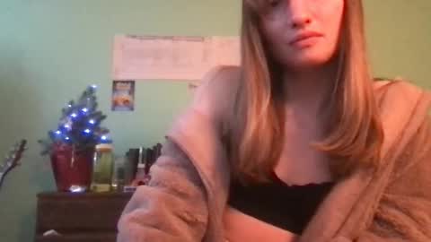 Esther Grey online show from 12/28/24, 08:15