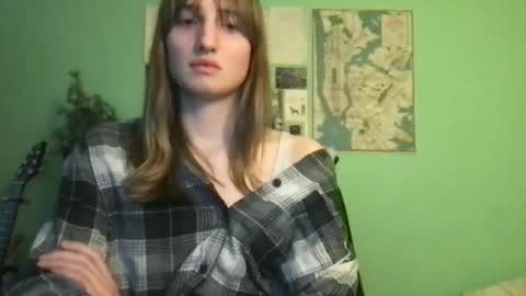 Esther Grey online show from 02/01/25, 12:07