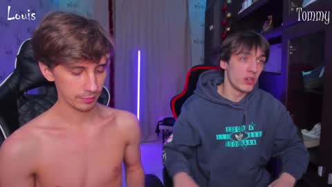 Snapshot of esthetics_boys chatting on 01/17/25, 05:21 LOUIS online show from 01/17/25, 05:21