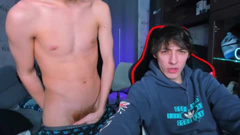 Snapshot of esthetics_boys chatting on 02/25/25, 06:03 LOUIS online show from 02/25/25, 06:03