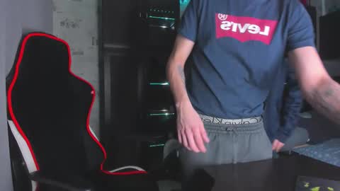 LOUIS online show from 11/16/25, 01:44