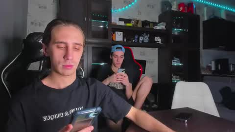 LOUIS online show from 11/24/25, 02:44