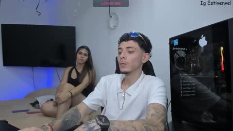 estivenvel online show from 02/17/26, 06:14