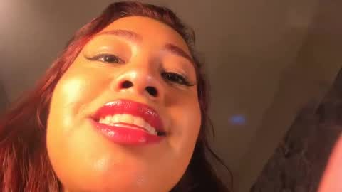 Snapshot of estrella05_ chatting on 12/19/24, 05:18 estrella05_ online show from 12/19/24, 05:18