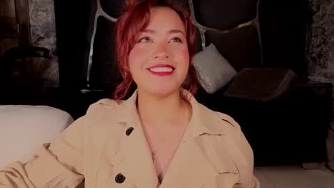 Snapshot of estrella05_ chatting on 09/27/25, 04:39 estrella05_ online show from 09/27/25, 04:39