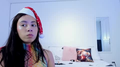 Snapshot of estrella_duran chatting on 12/19/24, 11:14 Estrellita online show from 12/19/24, 11:14