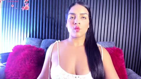 Snapshot of estrella_garcia chatting on 05/25/26, 12:22 Estrella Garcia online show from 05/25/26, 12:22