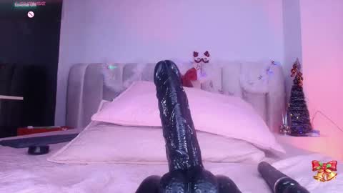 Estrella online show from 12/04/25, 01:42