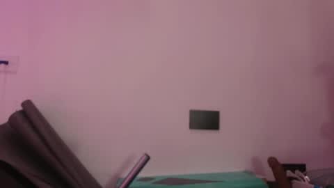 Snapshot of estrella_hanks_ chatting on 05/16/26, 12:04 Estrella online show from 05/16/26, 12:04