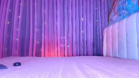 Snapshot of estrella_hanks_ chatting on 07/16/26, 12:00 Estrella online show from 07/16/26, 12:00
