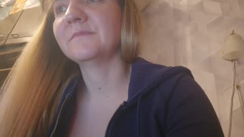 Snapshot of estrellawalters chatting on 04/21/26, 08:42 estrellawalters online show from 04/21/26, 08:42