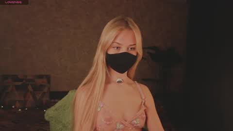 Sophia online show from 04/13/26, 10:37