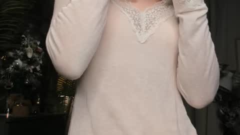 Natalie online show from 12/22/25, 05:48